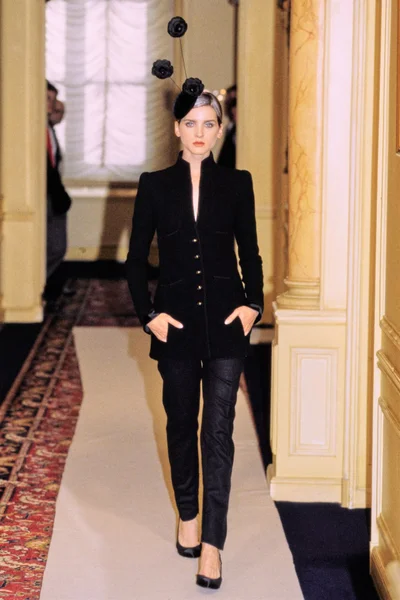 Look 11